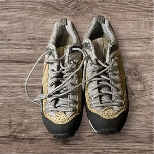 North face shoes women's size 9